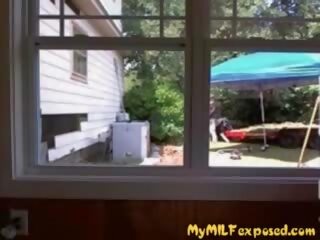 Il mio milf esposto abbronzato tettona moglie canzonatura handy uomo. | youporn