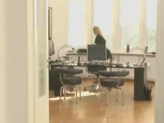 Swell unkarilainen toimisto milf saa anaali likainen video-